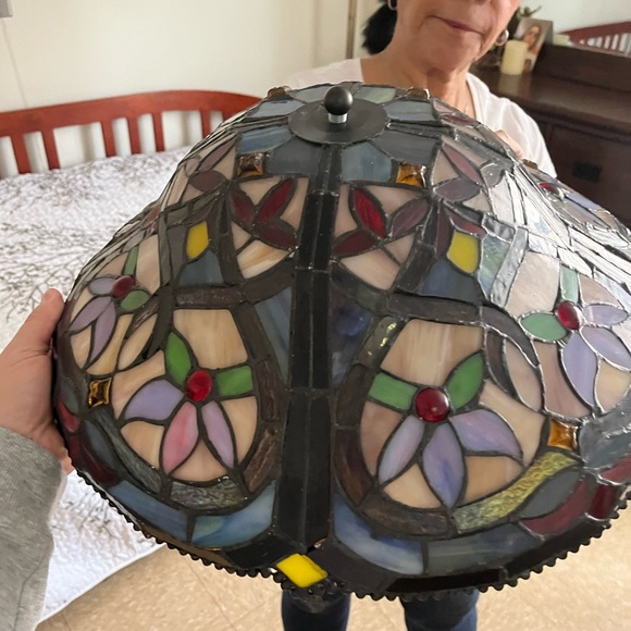 I have two beautiful Tiffany ceiling lamps. They are used but are in good shape - Picture 2 of 6